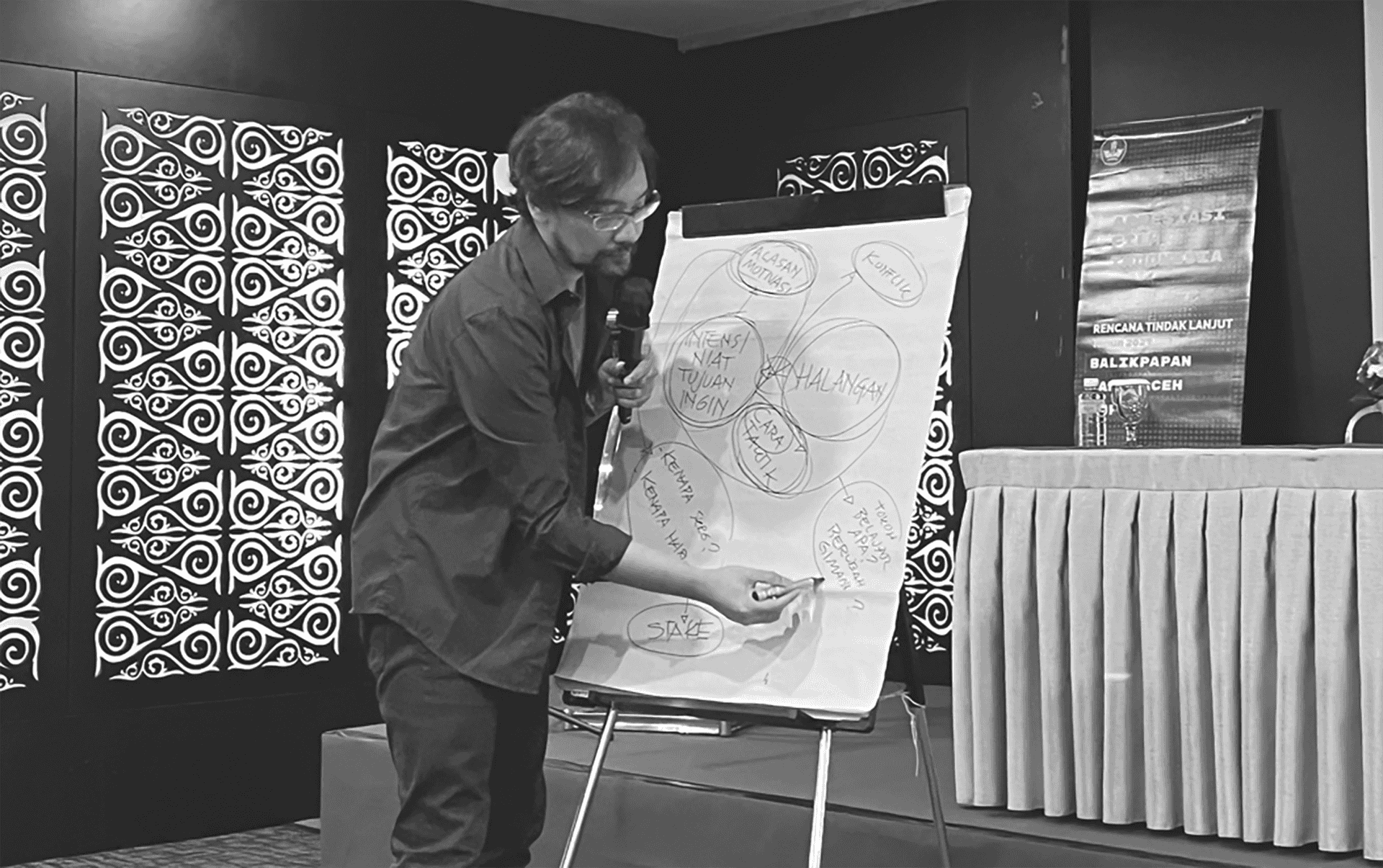 Ifan memberi pelatihan penulisan naskah film panjangBW