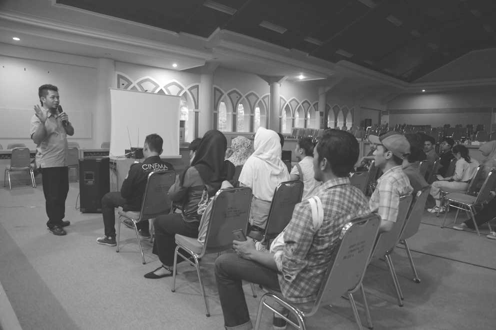 Situasi diskusi di UKM Cinema UNJABW