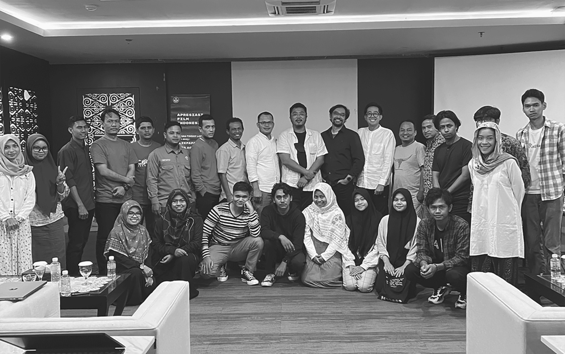 Foto bersama pembicara, peserta, juga Tim AFIBW